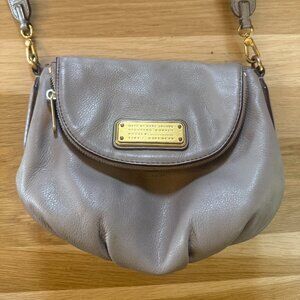 Marc by Marc Jacobs Classic Q Natasha Crossbody Bag – Cement Gray